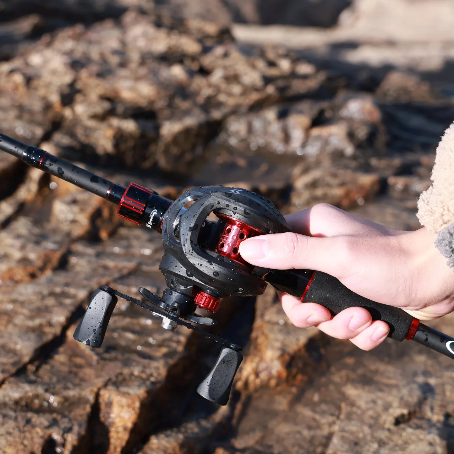 Sougaliyang Black/Red Bait-Cast Rod Combo