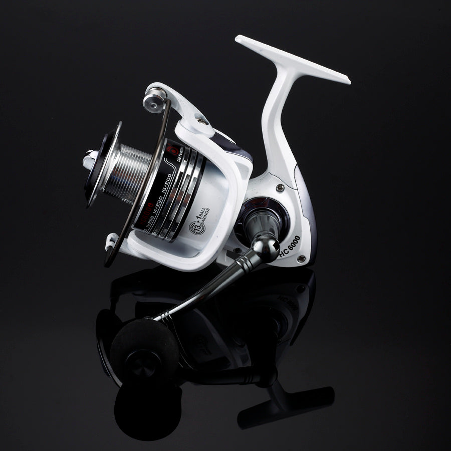 White HC Fishing Reel
